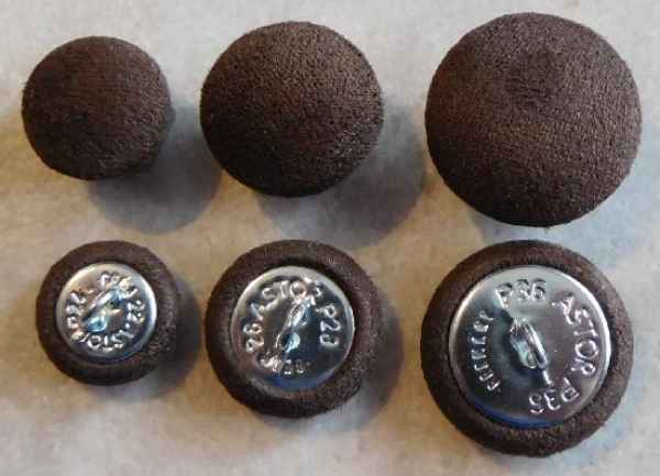 Polsterknöpfe mit Öse mit Mikrofaserstoff Schokolade bezogen
